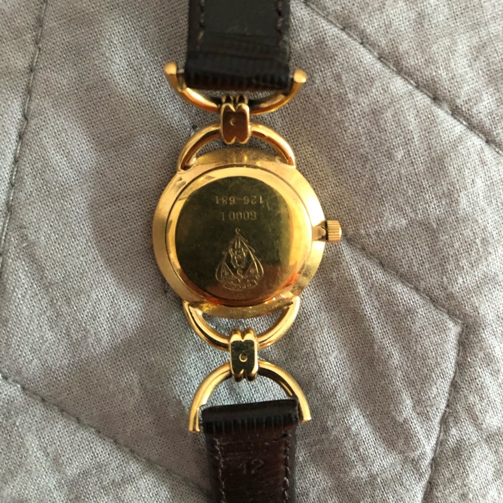 Womens Gucci watch - Picture 7 of 8